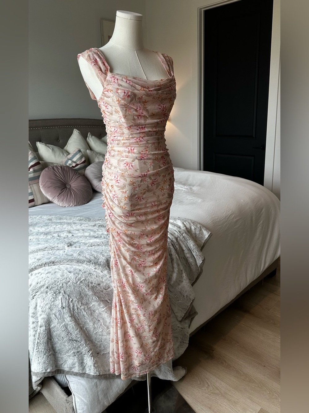 Elegant Off-Shoulder Floral Maxi Dress in Light Cream